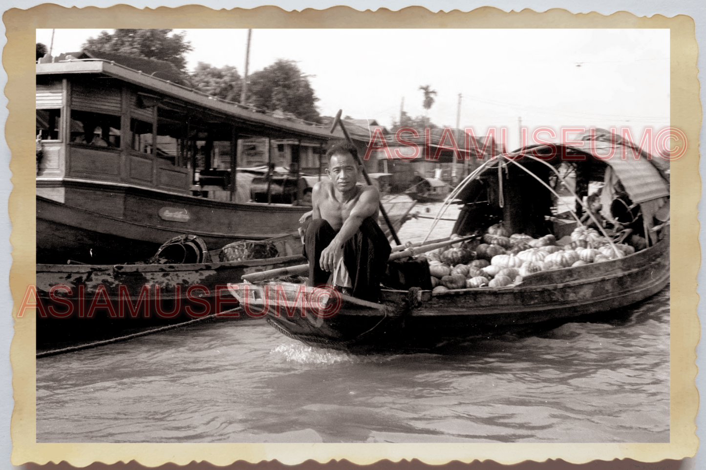 50s THAILAND BANGKOK RIVER BOAT FERRY FLOATING MARKET FRUITS Vintage Photo 30179