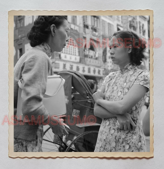 Oriental Women Lady Rickhaw Street Scene B&W Vintage Hong Kong Photo 香港旧照片 26883