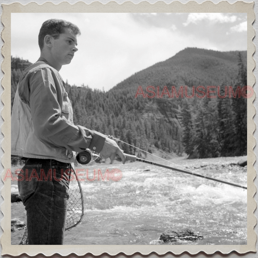 50s YELLOWSTONE NATIONAL PARK WYOMING DEEP CREEK MAN FISHING OLD USA Photo 9476