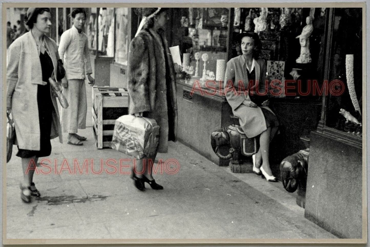 40s Women Shopping Street Ads Hong Kong Vintage Photo Postcard RPPC 523 香港舊照片明信片