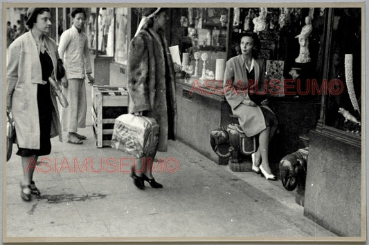 40s Women Shopping Street Ads Hong Kong Vintage Photo Postcard RPPC 523 香港舊照片明信片