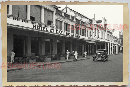 40s WW2 Vietnam STREET SCENE HOTEL CAFE PAIX CAR BICYCLE MAN Vintage Photo 04283