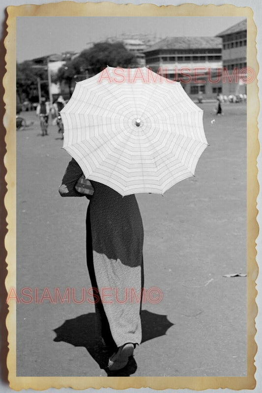 40s Vietnam War SAIGON STREET BUILDING LADY WOMEN UMBRELLA  Vintage Photo 1188