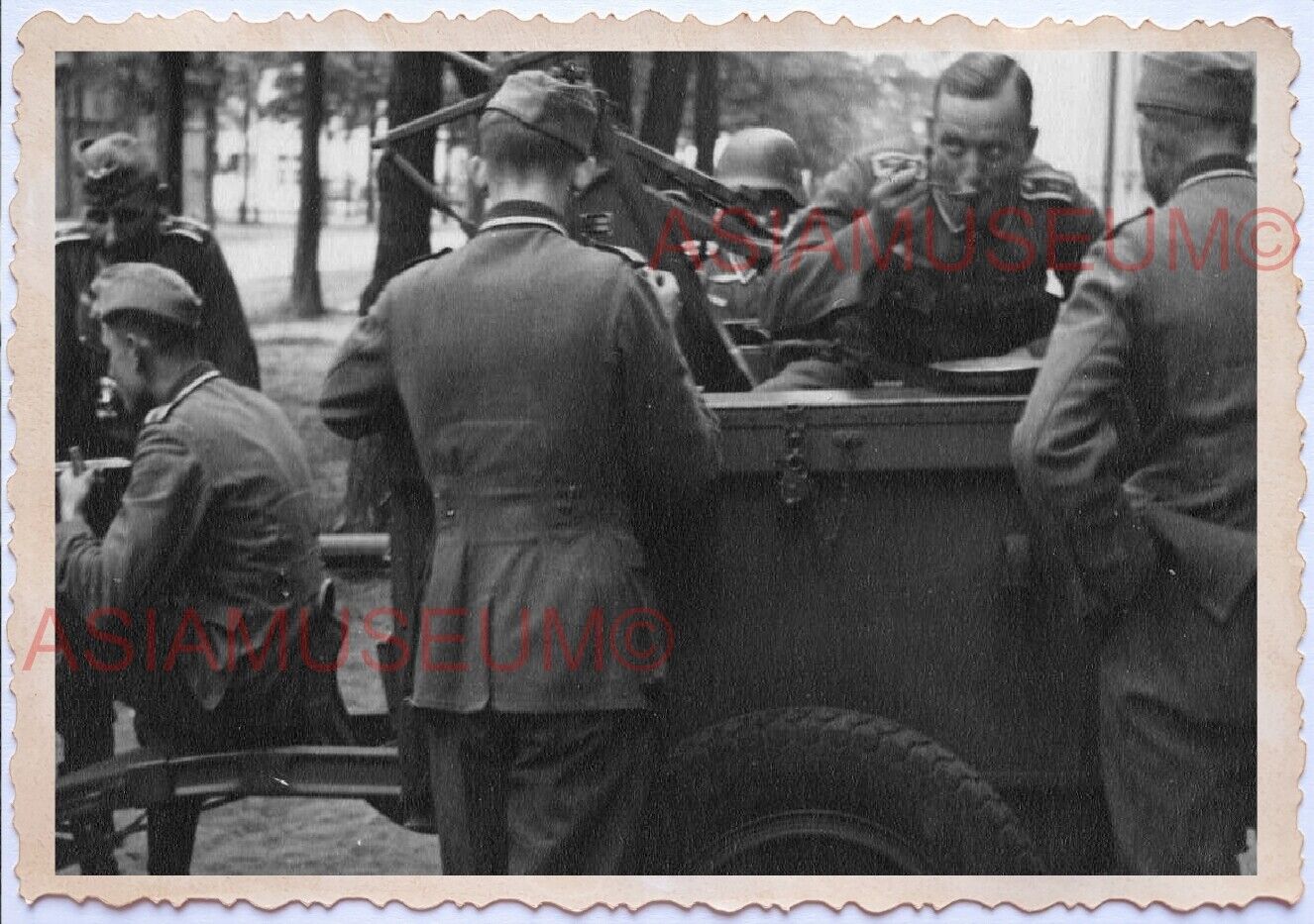 WWii D-DAY NORMANDY EUROPE ARMY Soldier Lunch Meal Relax Wehrmacht Photo A060