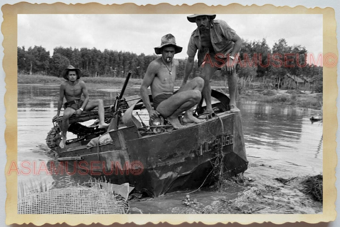 50s Vietnam War Saigon Ho Chi Minh Mekong River Boat Ship Man Vintage Photo #768