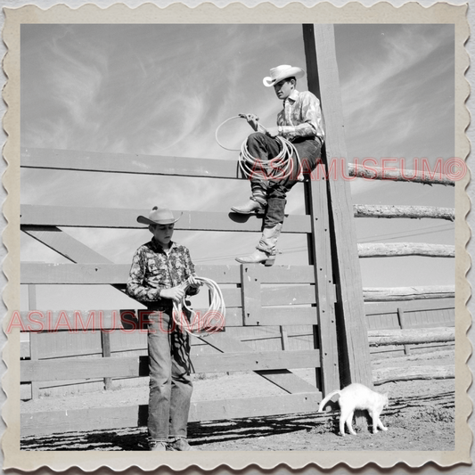 50s AUGUSTA KRONE RANCH COWBOY BOY FENCE CAT VINTAGE OLD USA AMERICA Photo 10754