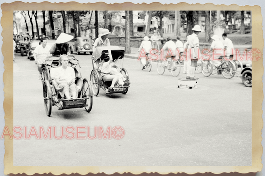 40s WW2 Vietnam HANOI STREET TRISHAW BICYCLE TRAFFIC POLICE Vintage Photo 26375