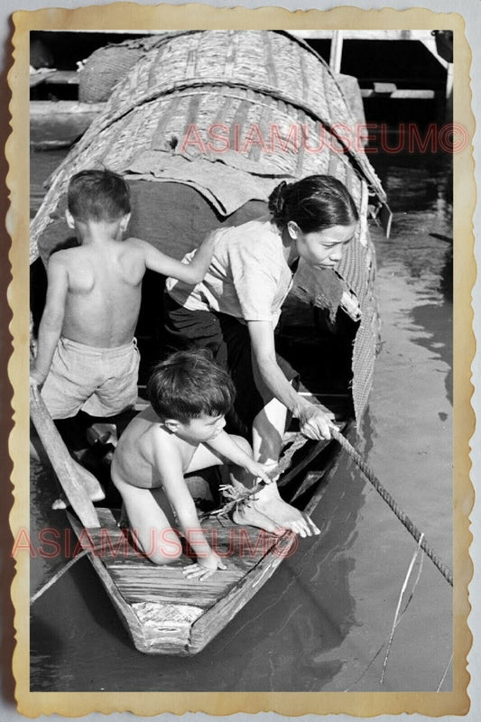 40s Vietnam War SAIGON BOAT YOUNG WOMEN BOY PLAY WATER PIER Vintage Photo 1361