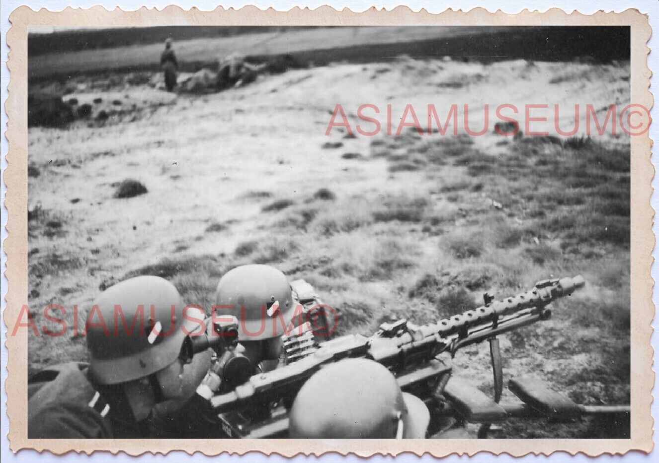 WWii D-DAY NORMANDY ARMY Soldier War Field Fire Gun Wehrmacht Vintage Photo A65