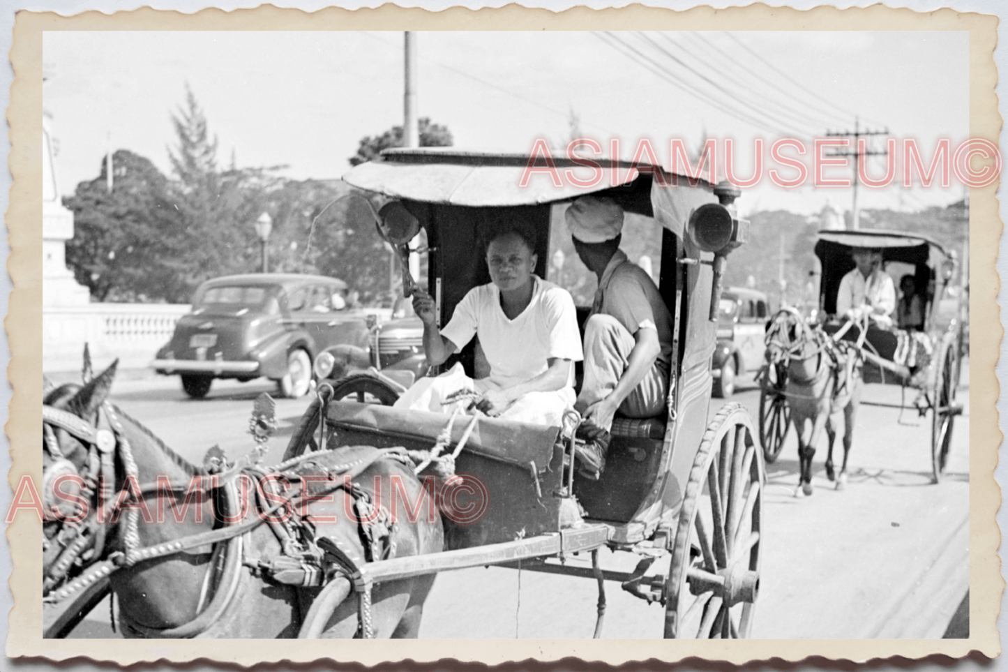 50s PHILIPPINES MANILA HORSE CARRIAGE ROAD TRAFFIC CAR MAN Vintage Photo 27874