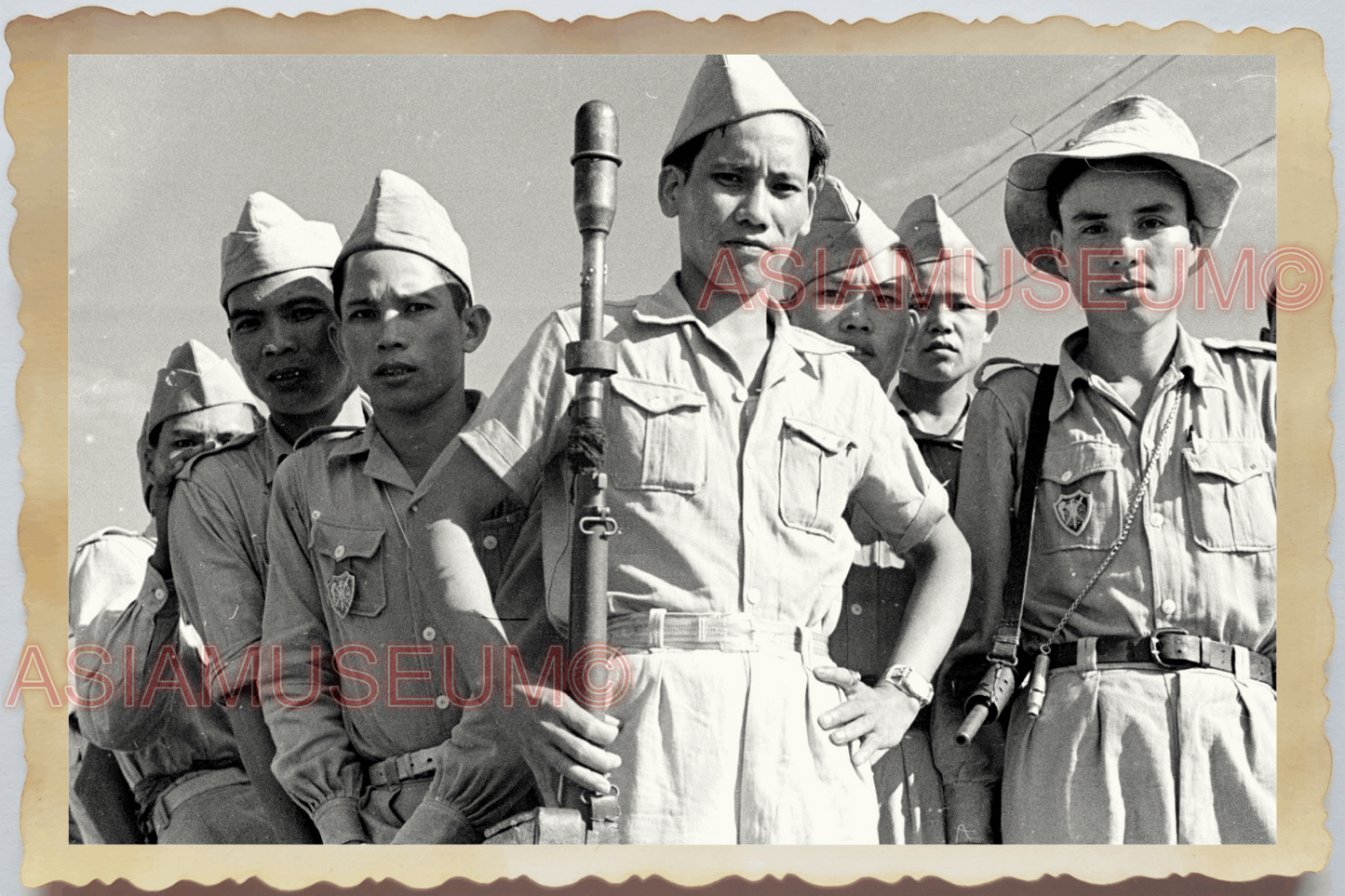 40s WW2 Vietnam WAR ARMY SOLDIER MACHINE GUN GROUP MEN OLD Vintage Photo 26493