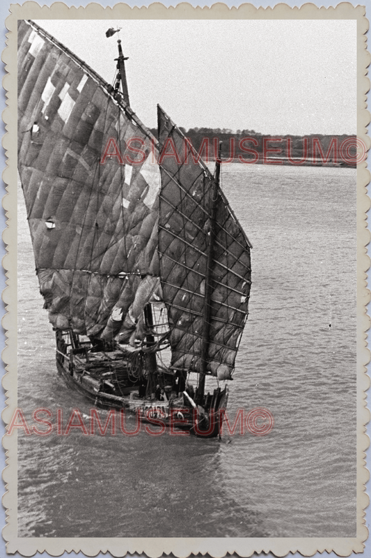 40s WW2 JAPAN TOKYO KOBE BAY JUNK BOAT SAIL SHIP WARSHIP Vintage Old Photo 13849