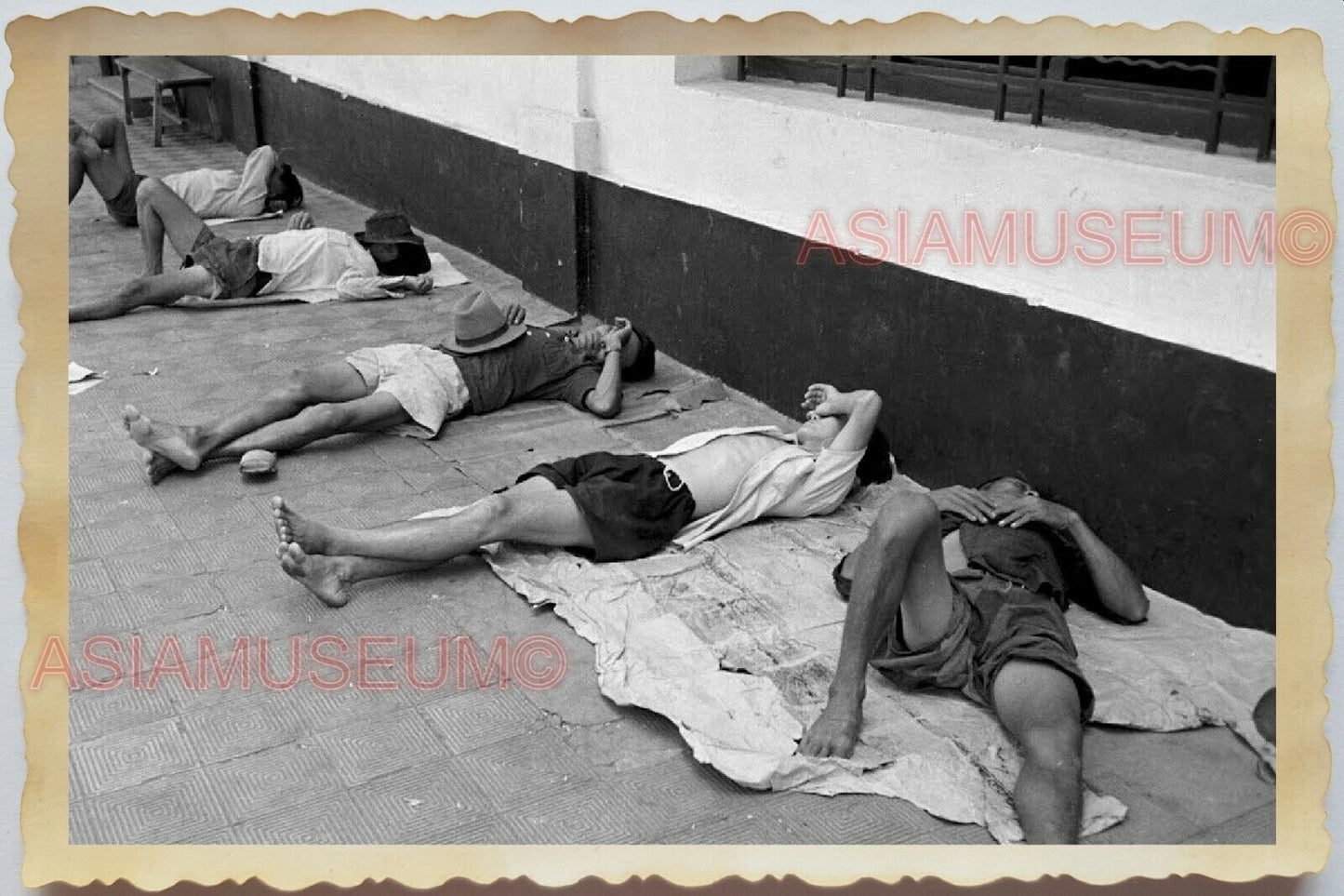 50s Vietnam Saigon Ho Chi Minh Street Man Topless Sleeping War Vintage Photo 839