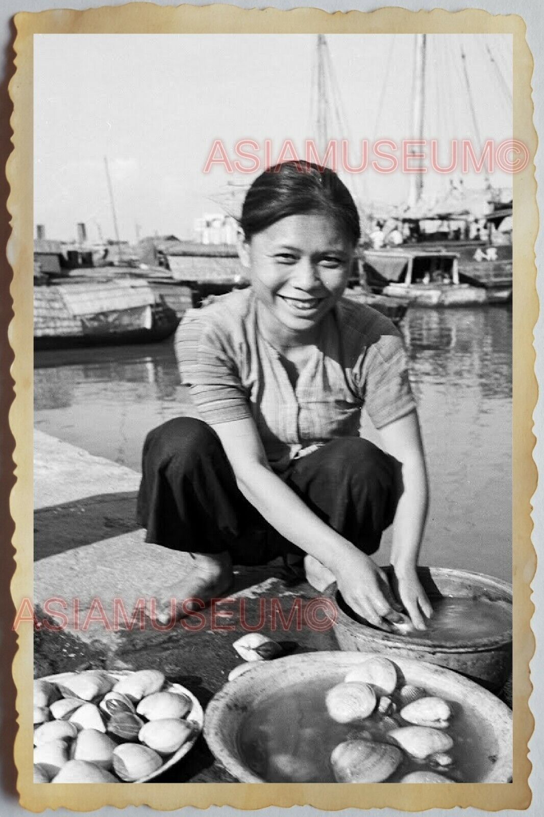 40s Vietnam War YOUNG GIRL PIER BOAT SHIP COOK CLAM PORTRAIT Vintage Photo 1180