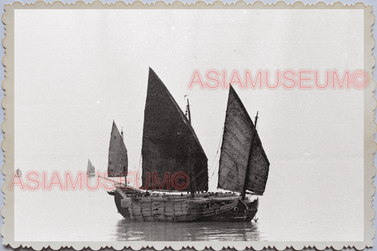 WW2 50s JAPAN KOBE JUNK BOAT SHIP SEA PORT SAIL BAY NIPPON Vintage Photo #15932