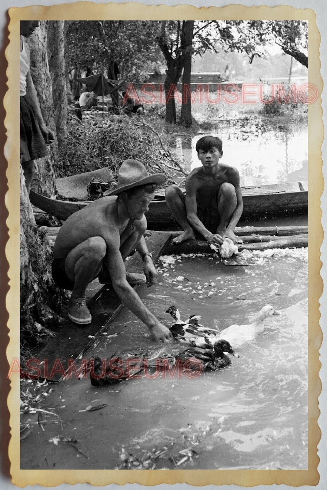 50s Vietnam SAIGON SOLDIER VILLAGER TOPLESS DUCKLING RIVER WAR Vintage Photo 740