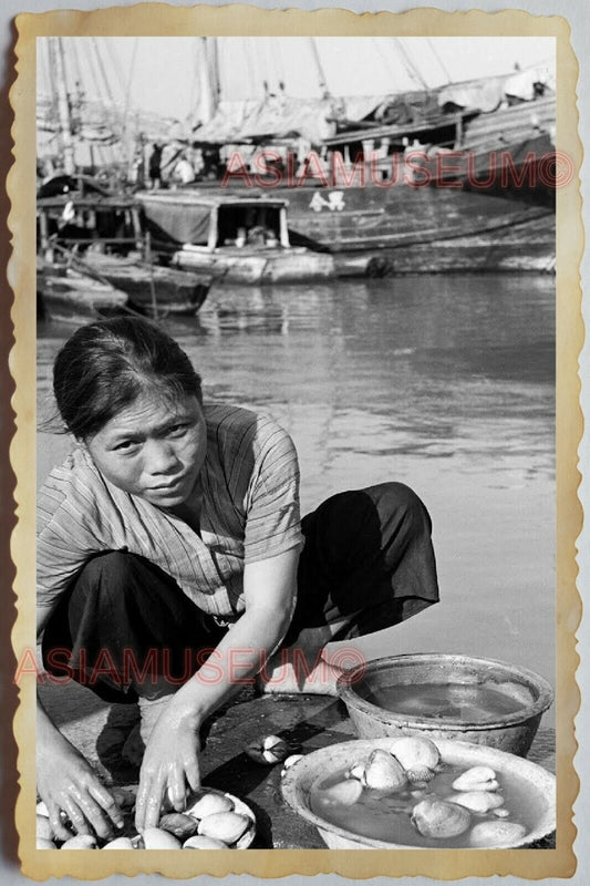 50s Vietnam SAIGON WOMEN PORTRAIT PIER RIVER PORT BOAT SHIP Vintage Photo #1057