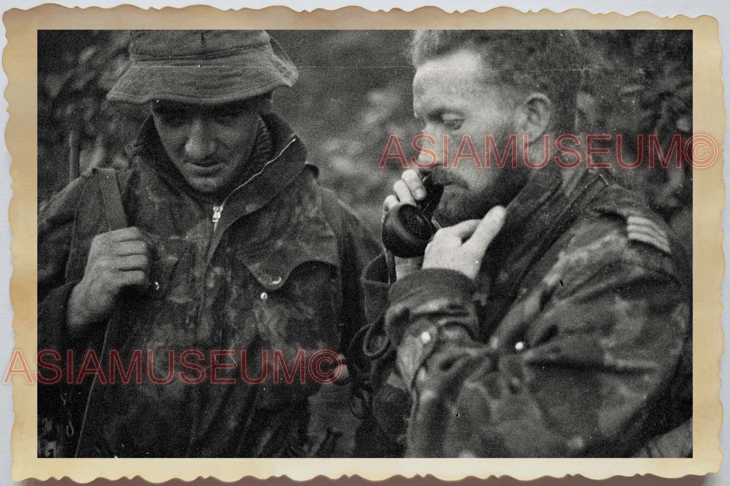 40s WW2 Vietnam INDOCHINA WAR FRENCH ARMY RADIO PHONE HAT ii Vintage Photo 25243