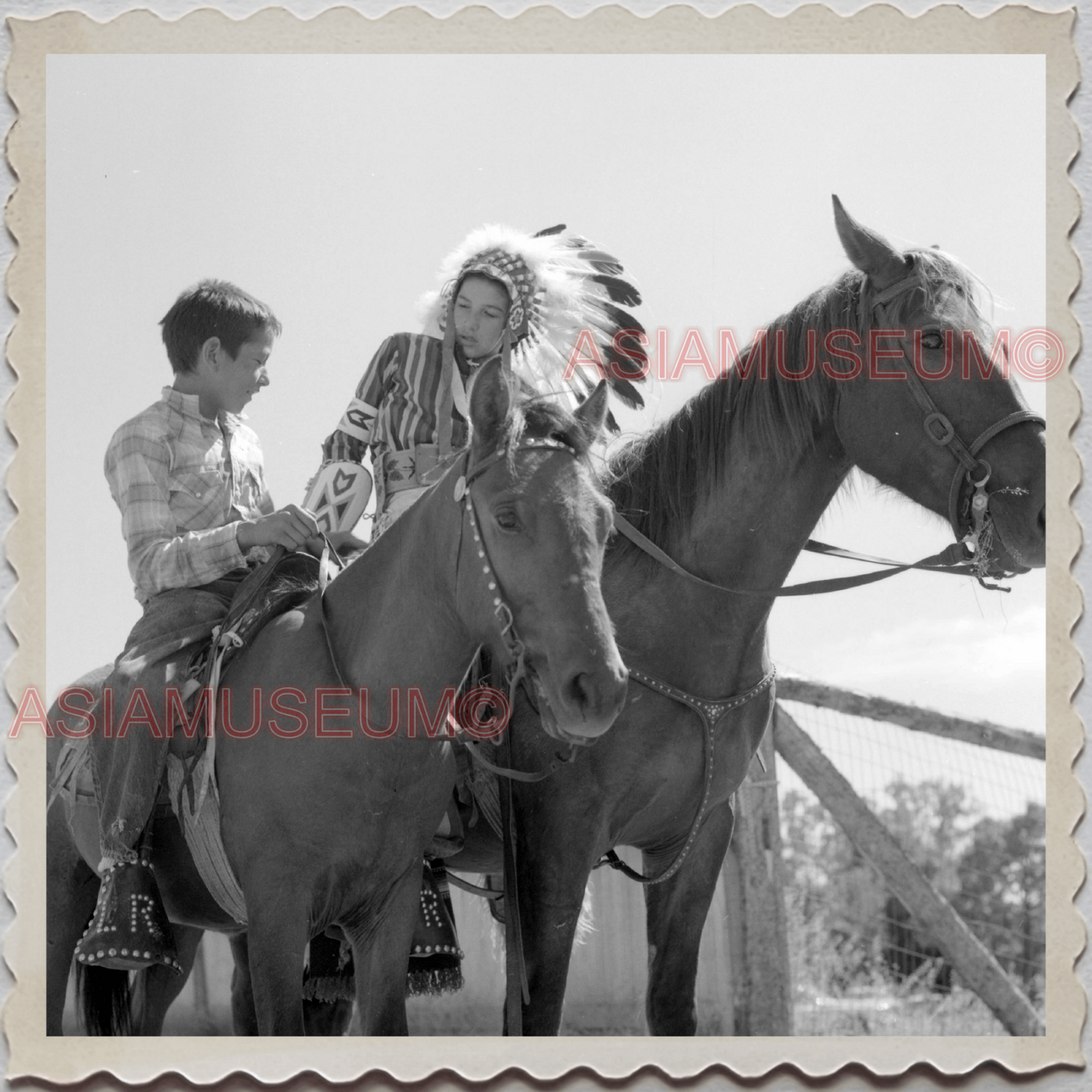 50s CROW TRIBE BIG HORN COUNTY MONTANA AGENCY BOY HORSE VINTAGE USA Photo 11595