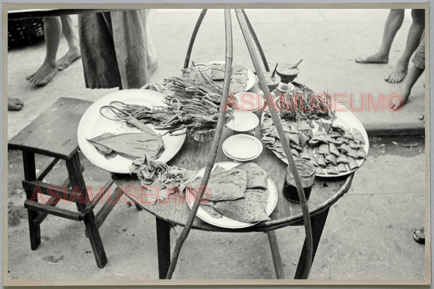 WW2 Dried Seafood Seller Boy HONG KONG VINTAGE PHOTO POSTCARD RPPC 1206 香港舊照片明信片