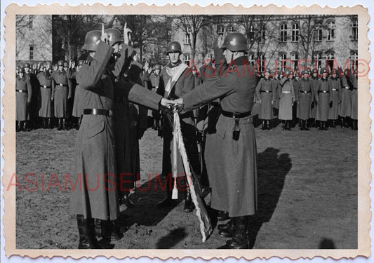 WWii D-DAY NORMANDY EUROPE ARMY SOLDIER General Marching Flag Photo A008