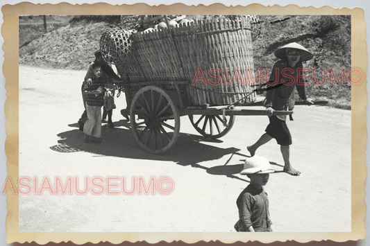 40s WW2 Vietnam HANOI WOMEN BOY PUSH CART BASKET FRUIT HAT Vintage Photo 04328