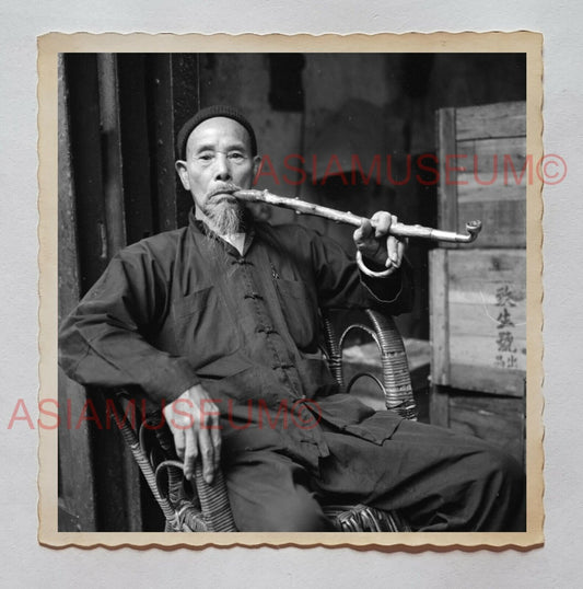 MAN PORTRAIT SMOKING PIPE OPIUM CHINA  OLD Vintage Hong Kong Photo 香港旧照片 27229