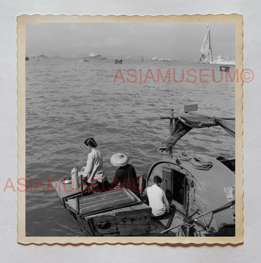 1940s SHEUNG WAN BOAT HOUSE WOMEN COOK B&W Vintage Hong Kong Photo 29788 香港旧照片