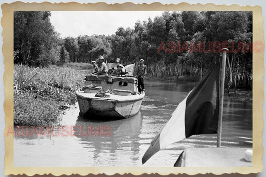 50s Indochina Vietnam Army Group Soldier Topless Man Boat War Vintage Photo #928