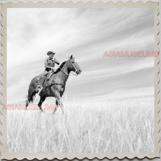 40s AUGUSTA KRONE RANCH COWBOY BOY HORSE VINTAGE OLD USA AMERICA Photo S8518