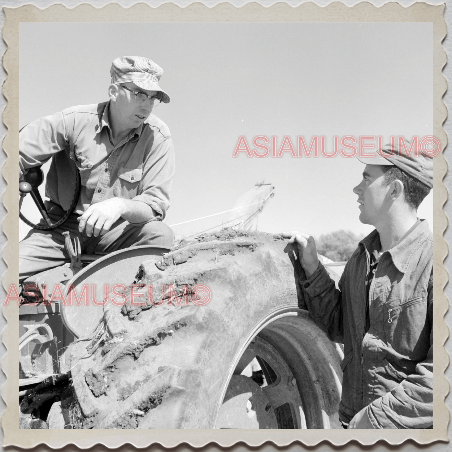 50s LAKE GENEVA WISCONSIN WALWORTH MILWAUKEE FARMER TRUCK OLD USA Photo 12316