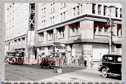 50s JAPAN TOKYO STREET SCENE TRAFFIC POLICE ROAD CAR BUS MAN Vintage Photo 26177