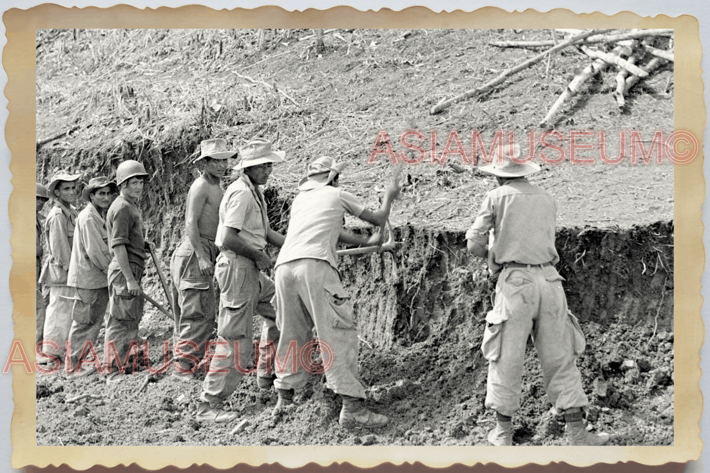 40s WW2 Vietnam FRANCE SOLDIER INDOCHINA WAR MILITARY CAMP Vintage Photo 23776