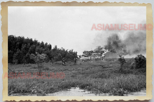 50s Vietnam SAIGON VILLAGE ARMY SOLDIER VIETCONG FIRE BOMBING Vintage Photo 1748