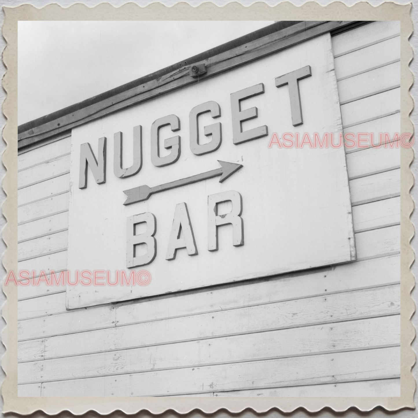 50s FAIRBANKS NORTH STAR BOROUGH ALASKA NUGGET BAR SIGN SHOP OLD USA Photo 7896