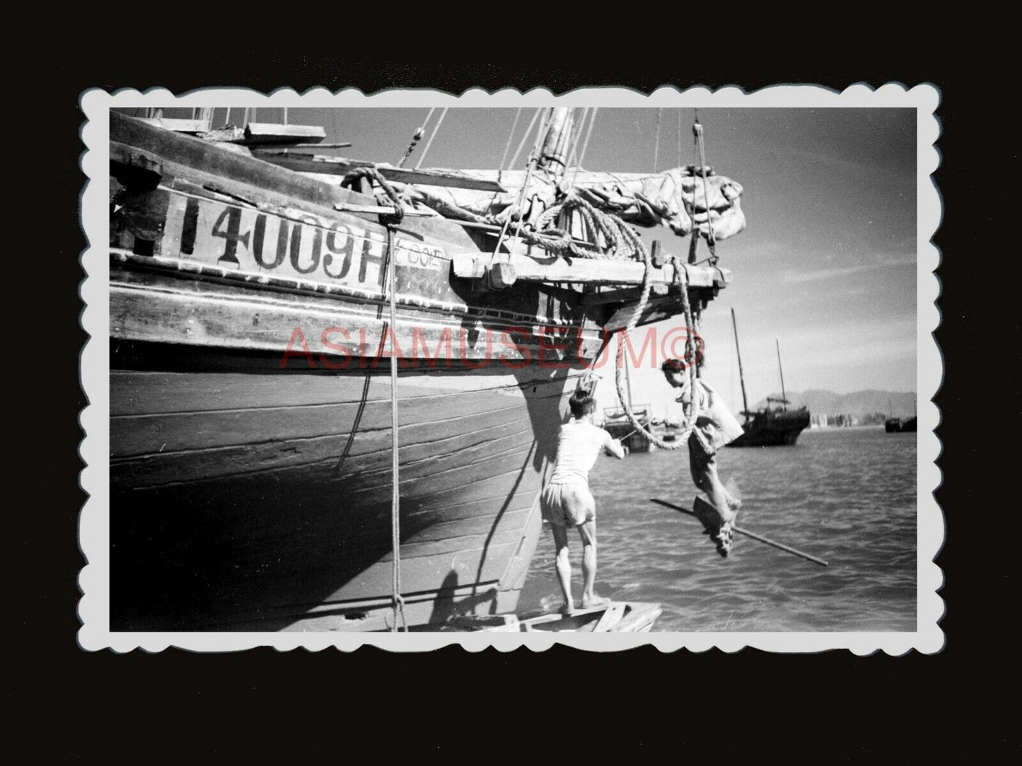 1940s LABOR REPAIR BOAT SHIP JUNK CHINA SAIL PIER Vintage Hong Kong Photo #1589