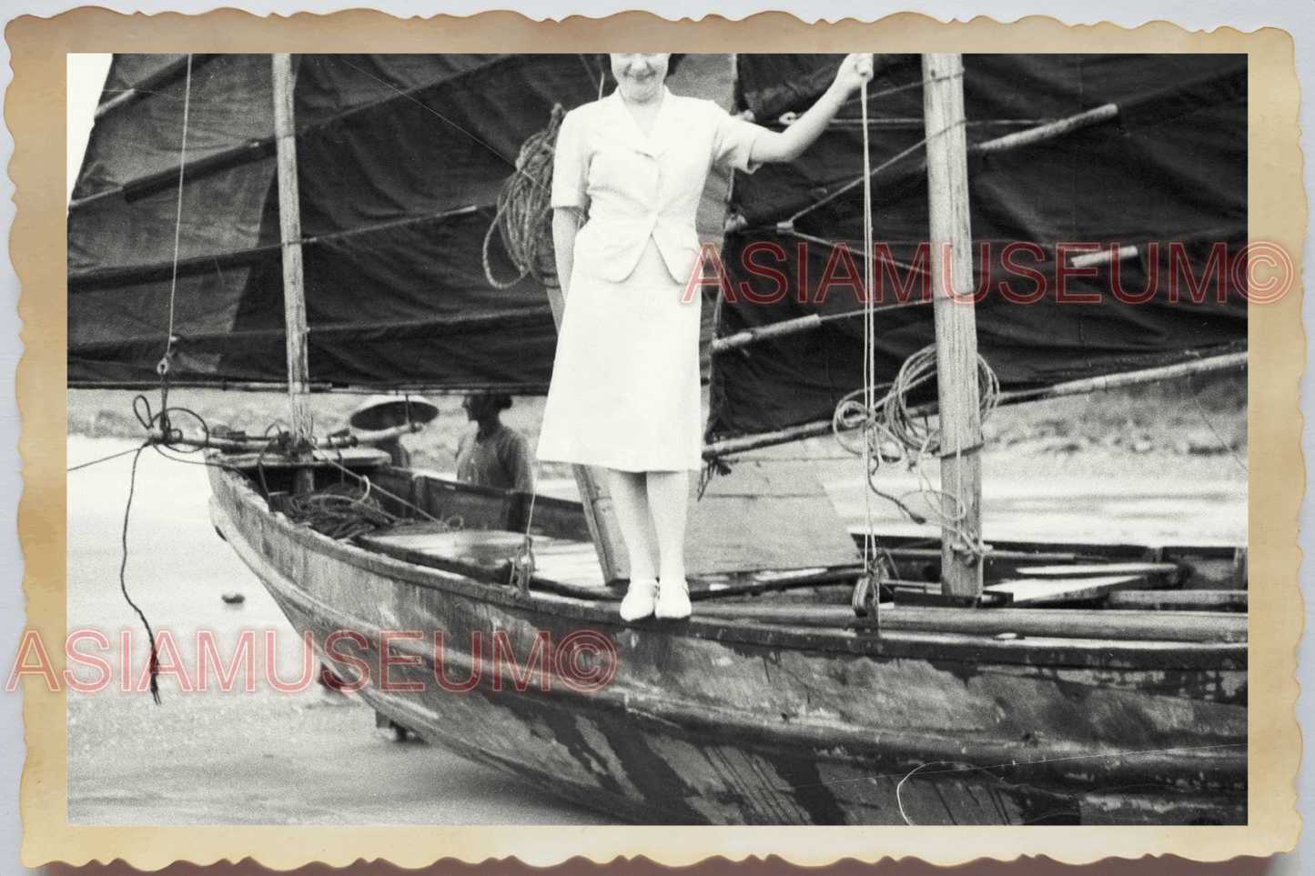 40s WW2 Vietnam HANOI INDOCHINA LADY DRESS SAILING BEACH BOAT Vintage Photo 4223