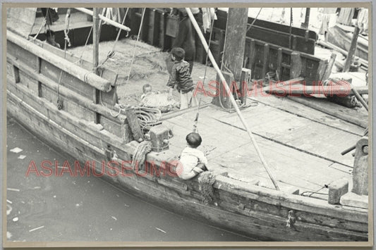 WW2 Boat House Children Ship HONG KONG VINTAGE PHOTO POSTCARD RPPC 1047 香港舊照片明信片