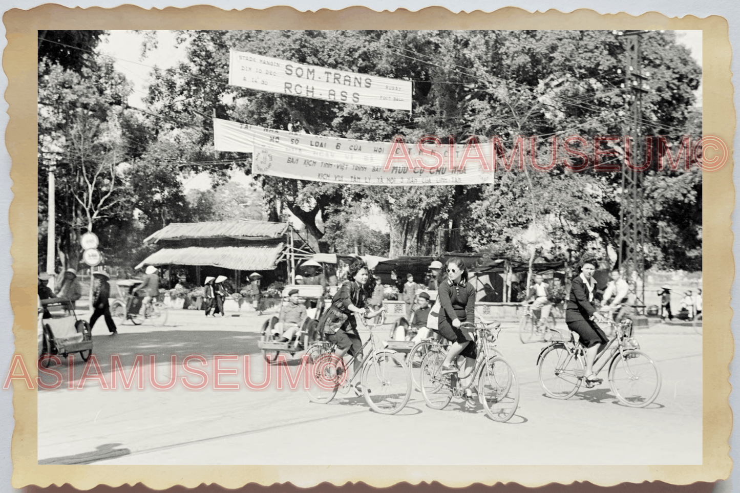 40s WW2 Vietnam HANOI STREET SCENE WOMEN DRESS BICYCLE SKIRT Vintage Photo 25755