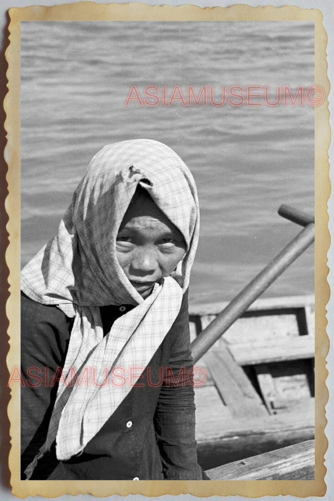 40s Vietnam War SAIGON BOAT HOUSE SAMPAN OLD WOMEN LADY RIVER Vintage Photo 1292