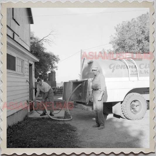 50s LAKE GENEVA WISCONSIN WALWORTH MILWAUKEE MILK TRUCK VINTAGE USA Photo 11319