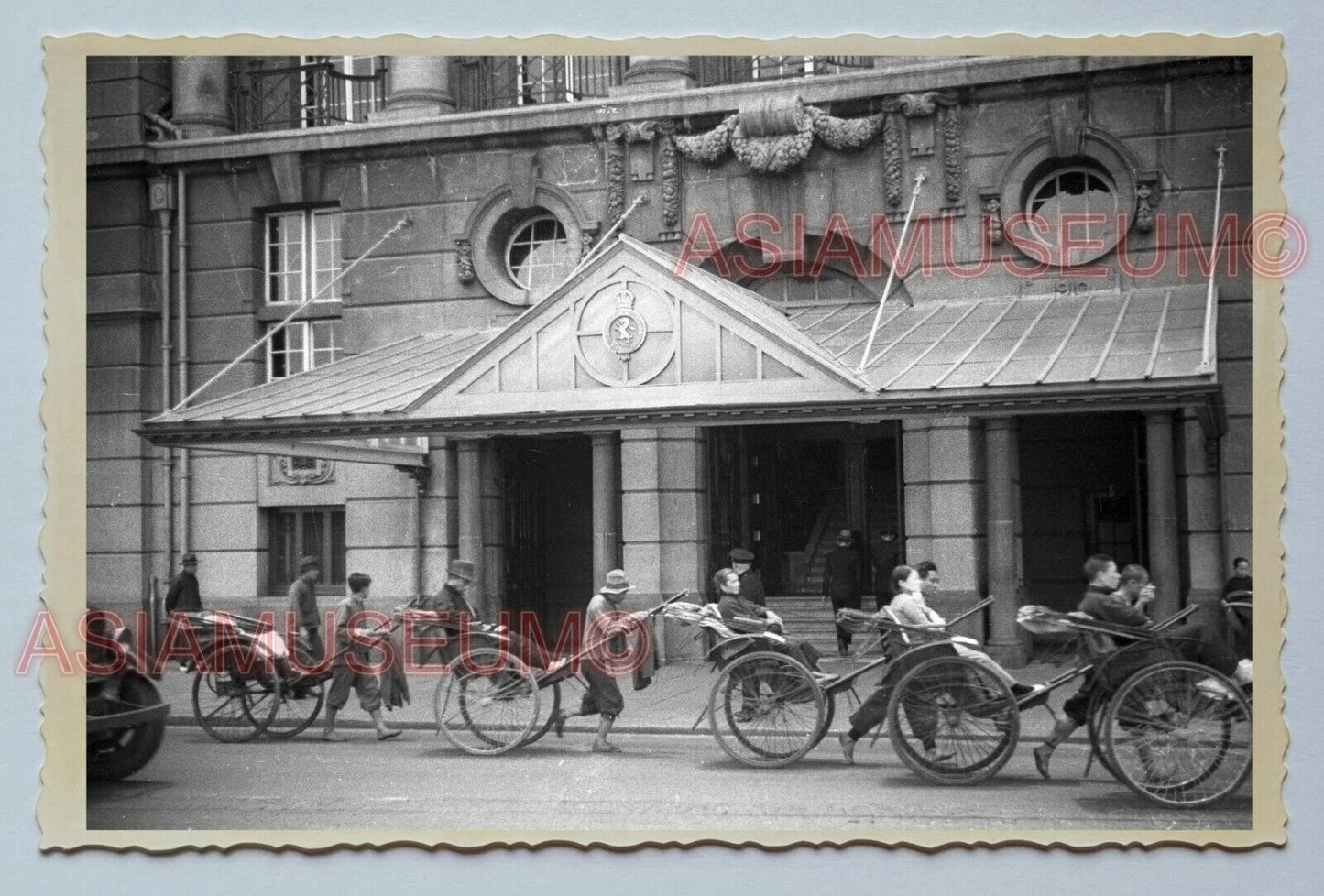 1940s STREET SCENE RICKSHAW BUILDING Vintage China Shanghai Photo 3286 中国上海老照片