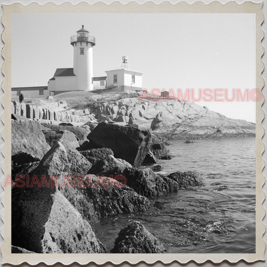 50s GLOUCESTER HARBOR ESSEX MASSACHUSETTS LIGHTHOUSE SEA VINTAGE USA Photo 10897