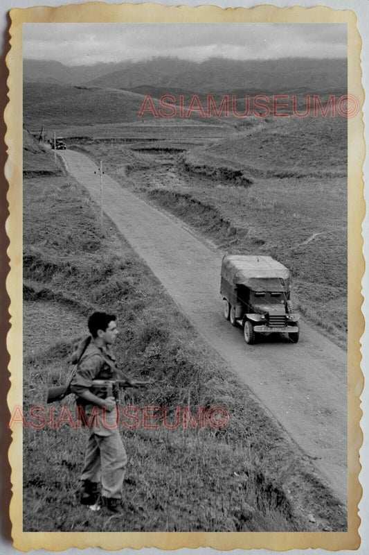 40s Vietnam War SAIGON MACHINE GUN ARMY FRANCE TRUCK JEEP MAN Vintage Photo 1502