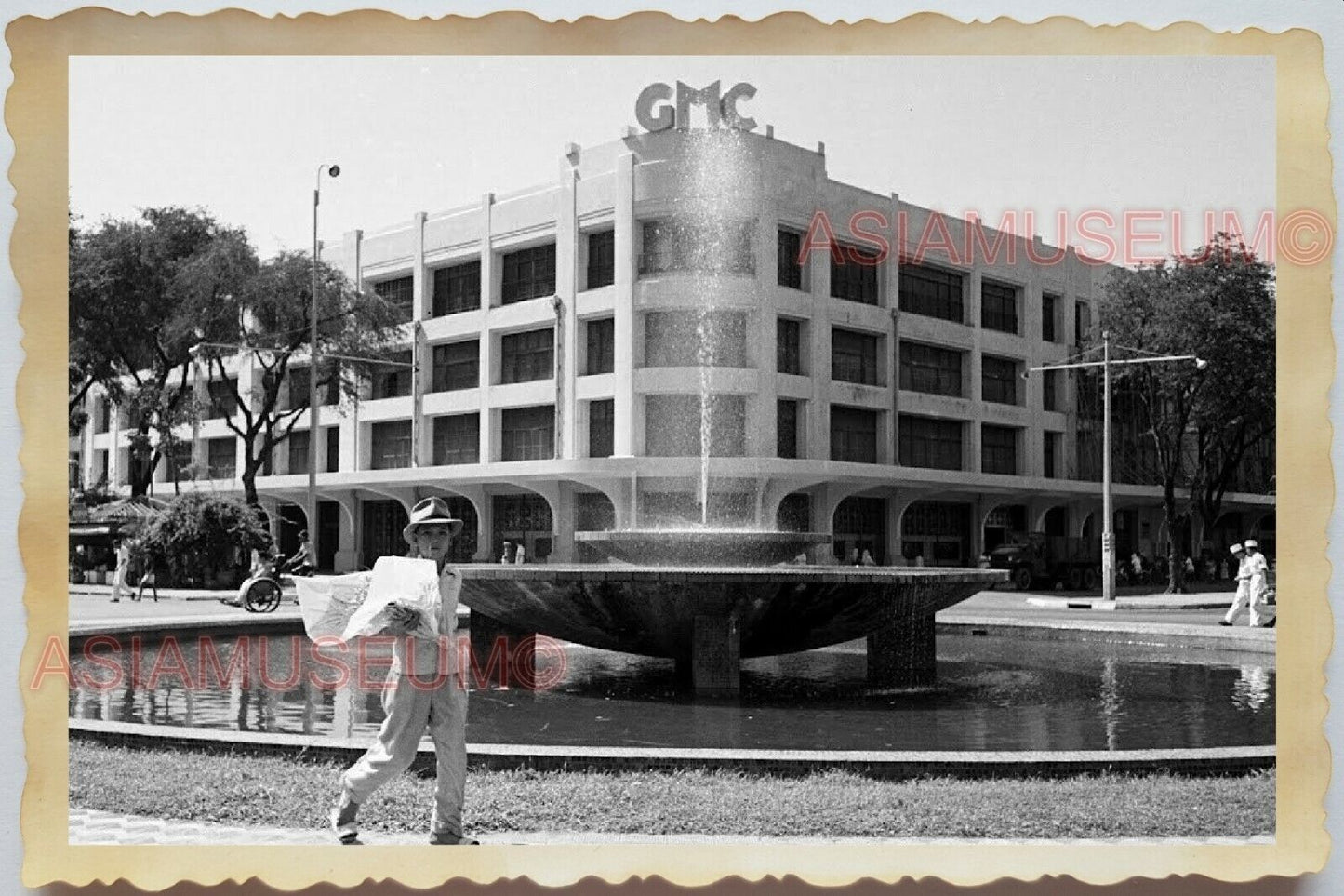 50s Vietnam SAIGON HO CHI MINH STREET FOUNTAIN GMC BUILDING Vintage Photo 1549