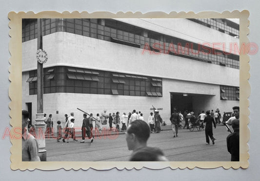 CENTRAL MARKET BUILDING STREET SCENE ADS VINTAGE B&W Hong Kong Photo 16247 香港旧照片