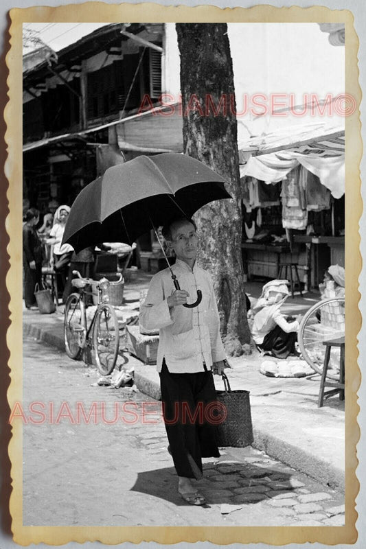 40s Vietnam War SAIGON STREET SCENE WOMEN VENDOR LADY MARKET Vintage Photo 1220