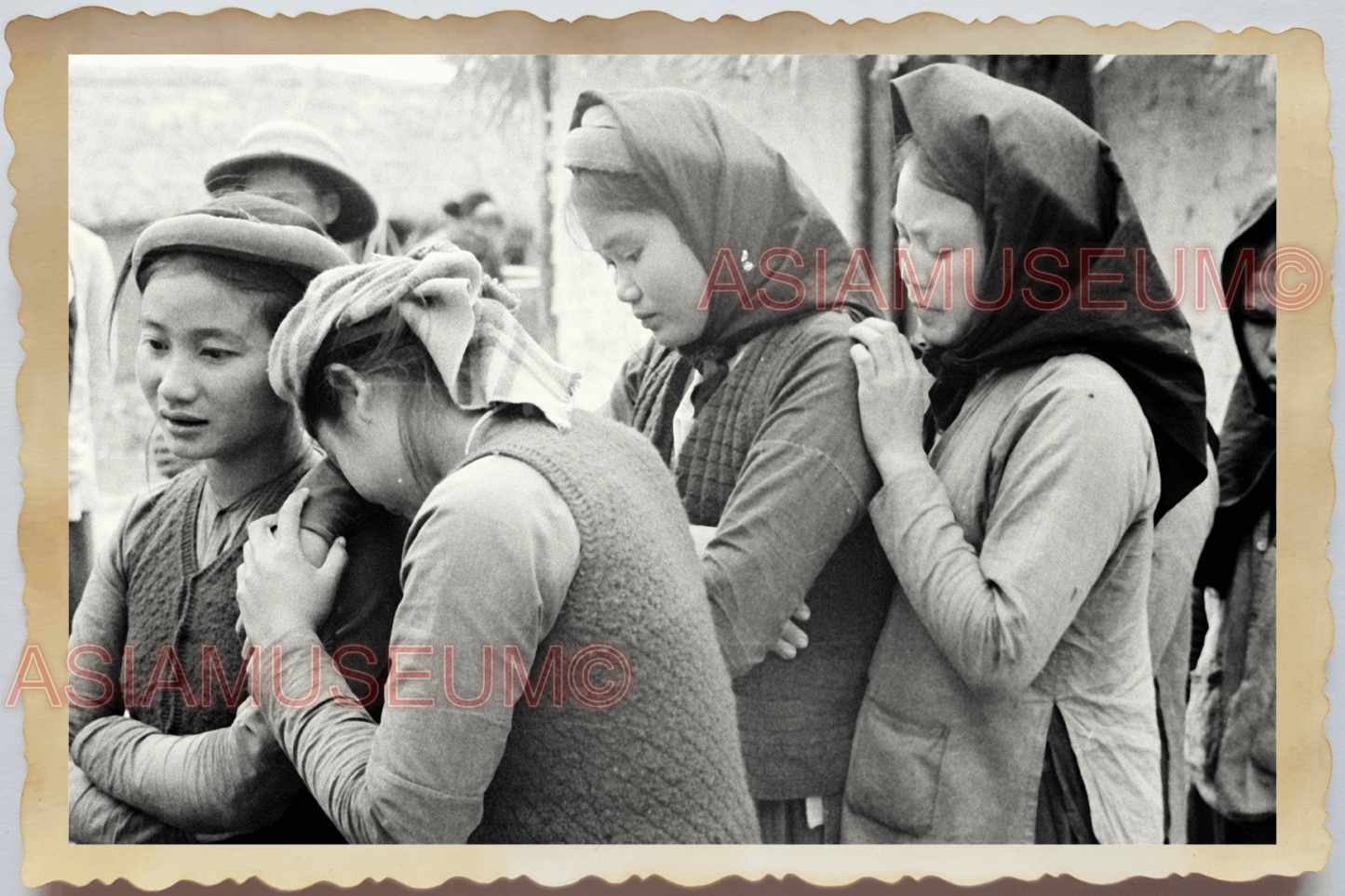 40s WW2 Vietnam INDOCHINA YOUNG WOMEN LADY GIRL NATIVE OLD Vintage Photo 25631