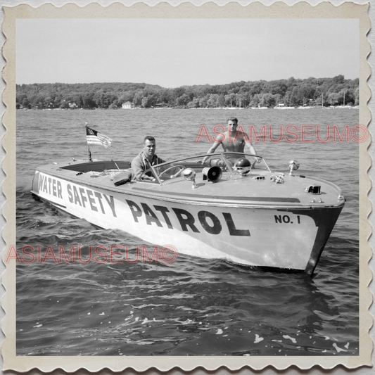 50s LAKE GENEVA WISCONSIN WALWORTH MILWAUKEE CHICAGO PATROL OLD USA Photo 8730