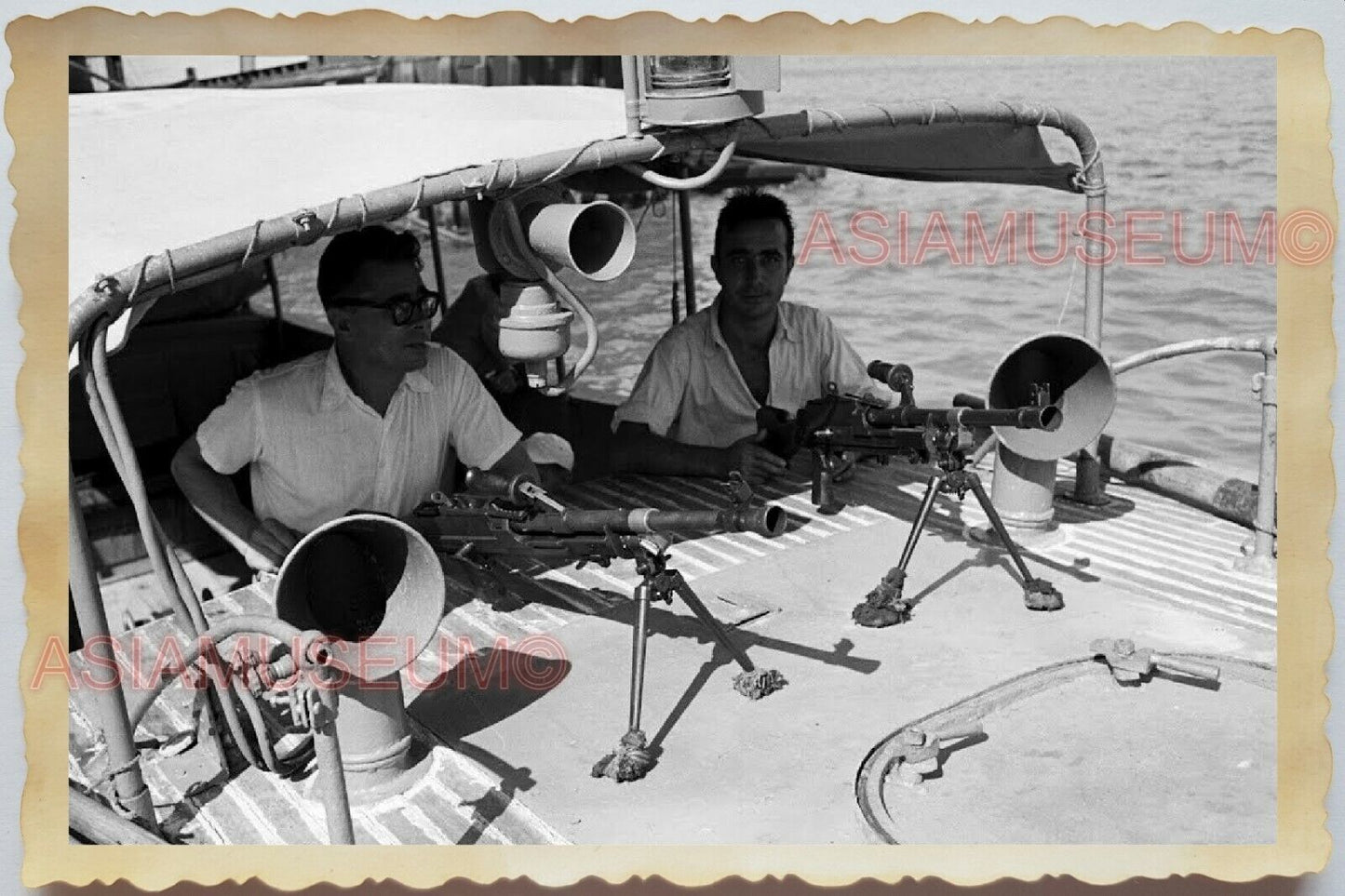 50s Vietnam War Army Soldier Patrol Machine Gun America Boat Vintage Photo #935